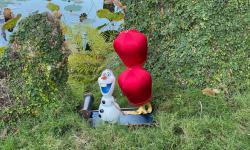 Join Olaf’s Holiday Tradition Expedition At EPCOT
