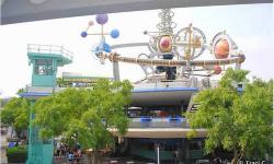 Take a ride on the Tomorrowland Transit Authority PeopleMover