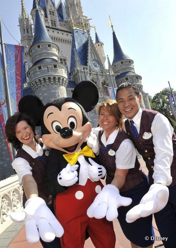 Disney Cast Members Are There to Help