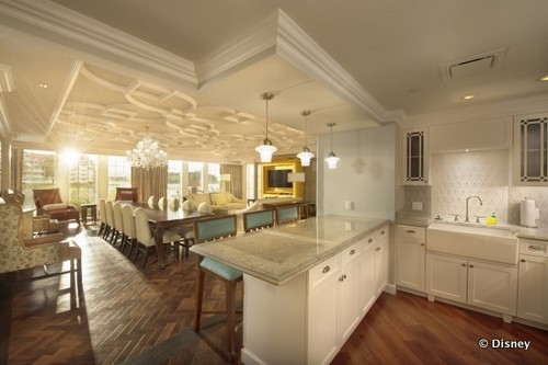 Grand Villa Kitchen and Dining Room
