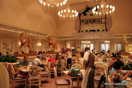 Main DIning Room at 1900 Park Fare