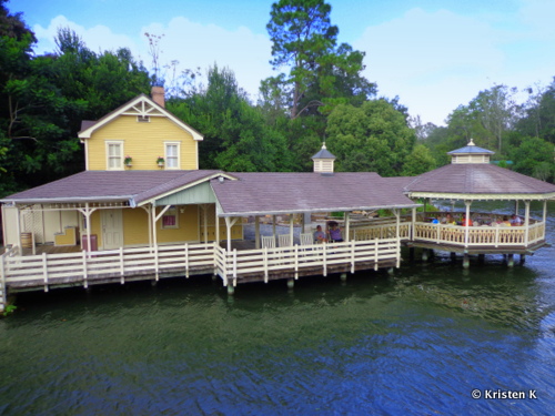 Aunt Polly's Offers Beautiful River Views