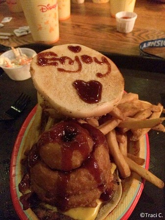 Delcious Deluxe Cheeseburger at Pecos Bill's