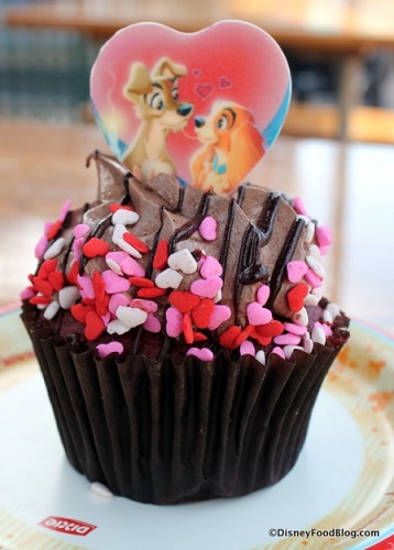 'Lady and the Tramp' cupcake for Valentine's Day