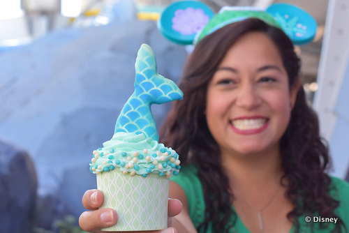 This Magic Kingdom Cupcake Makes A Splash