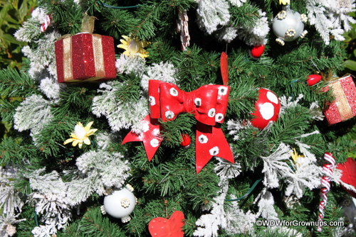 Minnie tree bow ornament