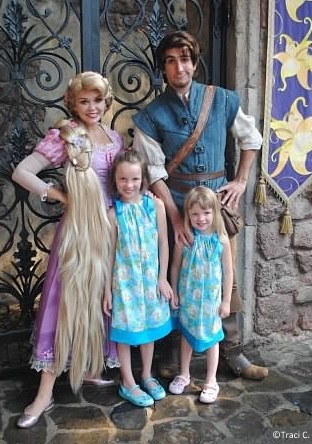 Rapunzel and Flynn Rider in their former meet-and-greet location