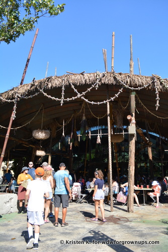 Satu'li Exterior Entrance With Seating