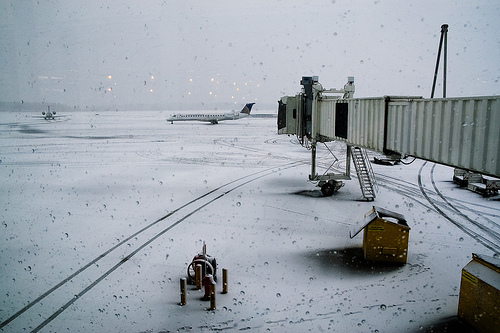 Winter Snow Causes Many Airport Delays and Cancelations