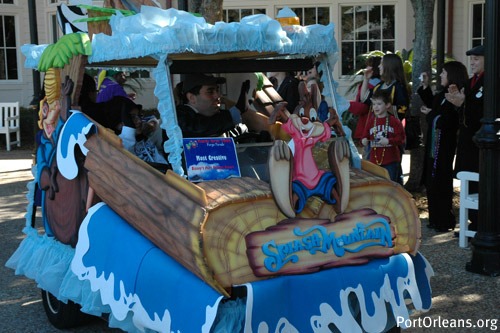Splash Mountain Mini-Parade Float