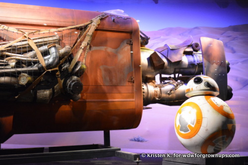 Rey's Speeder And Replica BB-8