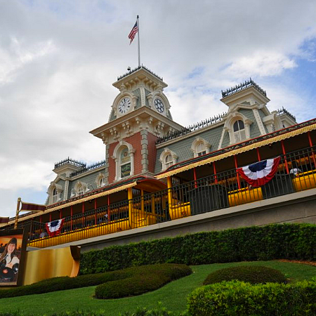Arrive Early To Enjoy The Rope Drop Celebration