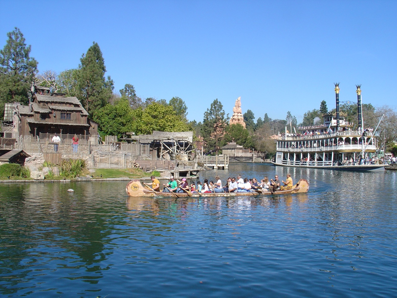 Davy Crockett's Explorer Canoes