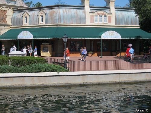 World Traveler gift shop at the International Gateway