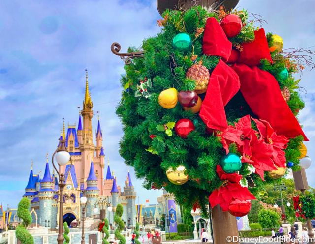 2020-wdw-magic-kingdom-christmas-cinderella-castle-wreath-1-2.jpg