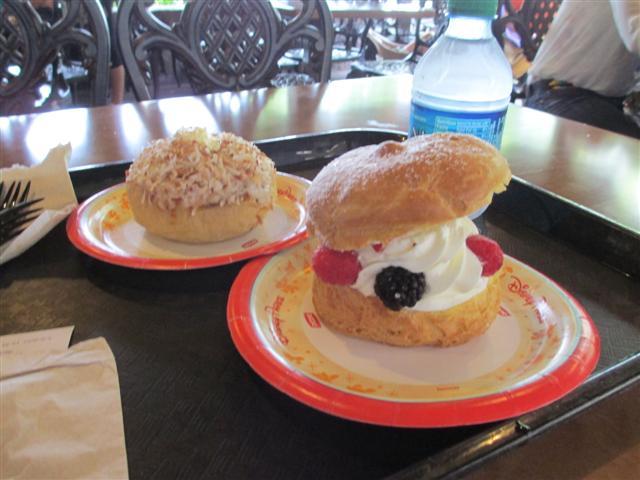 schoolbread_and_berry_creampuff_small.jpg
