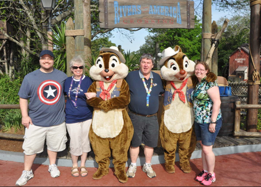 The mouse family meets Chip & Dale