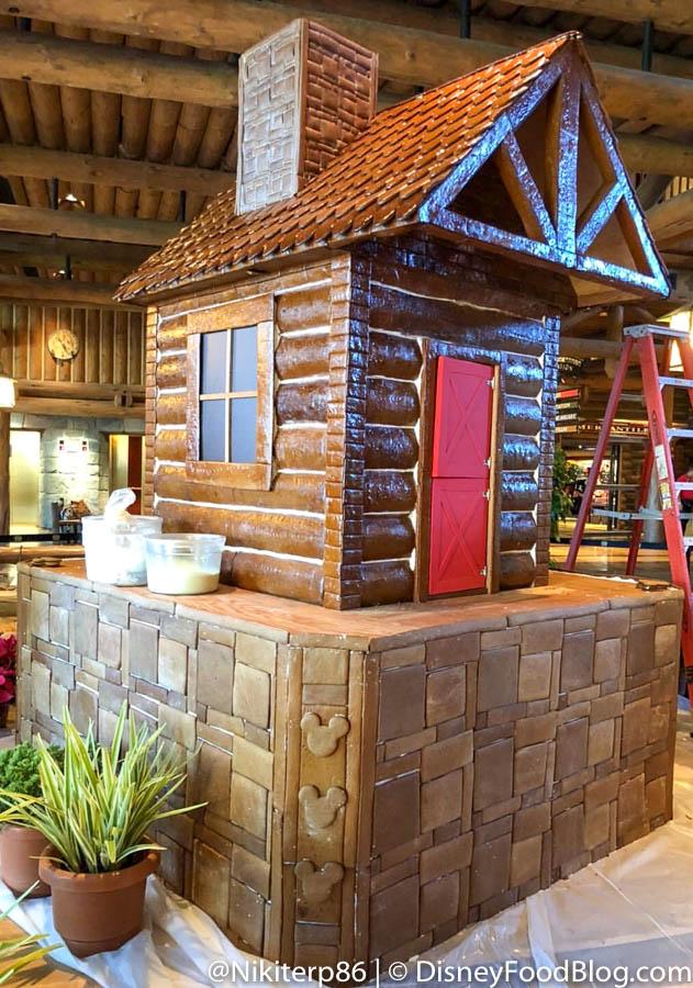 wilderness-lodge-gingerbread-house.jpg