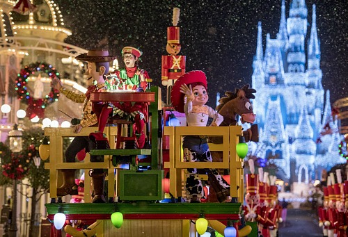 Mickey's Very Merry Christmas Parade