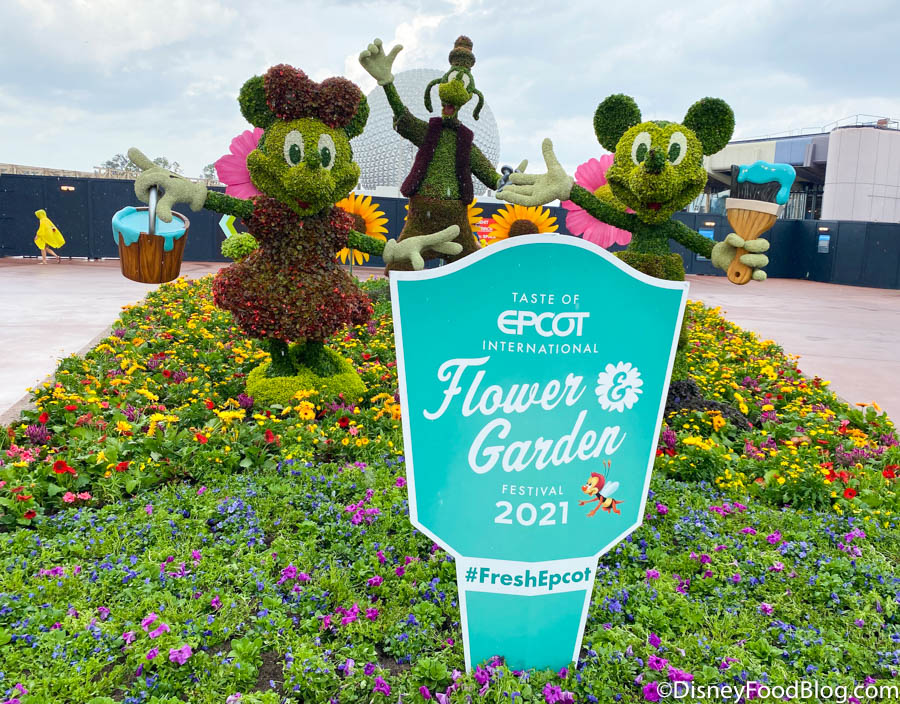 Mickey and Minnie Get Ready To Dig In