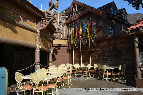 New Aloha Isle Seating Next To Snack Counter