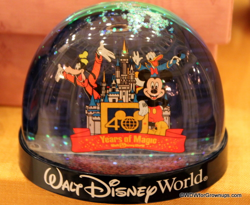 40th anniversary small snowglobe