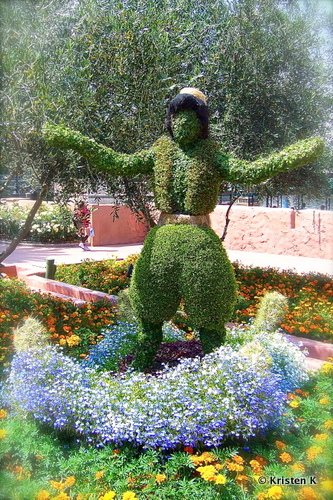 2011 Aladdin Topiary