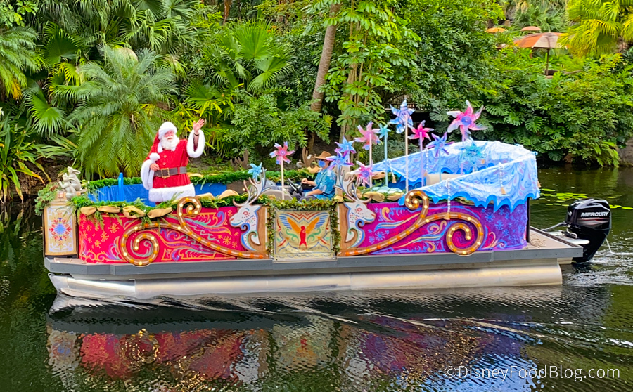 Santa Cruises Along The Discovery River