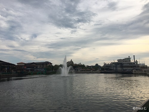 Disney Springs with a view of Paddlefish