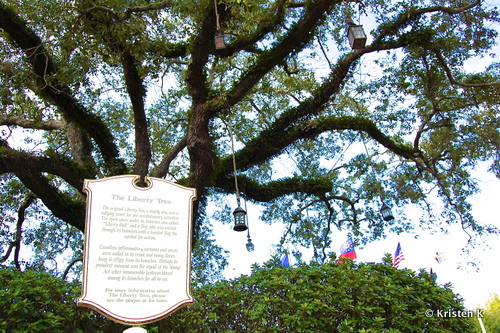 13 Lanterns Representing the Original 13 Colonies is Unique In Its Design