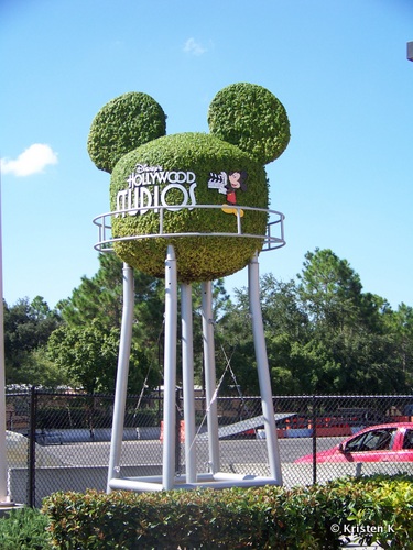 A Charming Homage: Earffel Tower Topiary