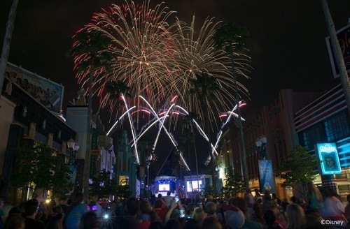 'Frozen' themed fireworks at Disney's Hollywood Studios