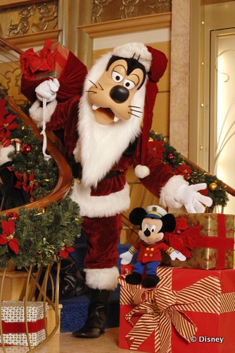 Santa Goofy