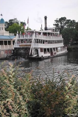 Take a cruise on the Liberty Belle