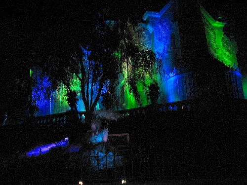 Catch The Pre-Show At The Haunted Mansion
