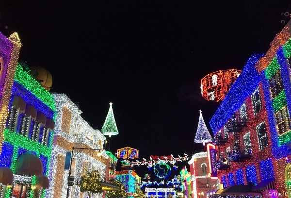 The Osborne Family Spectacle of Dancing Lights