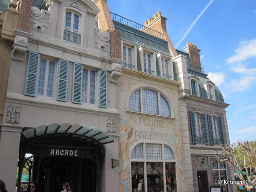 Shopping Arcade and Plume et Palette in France
