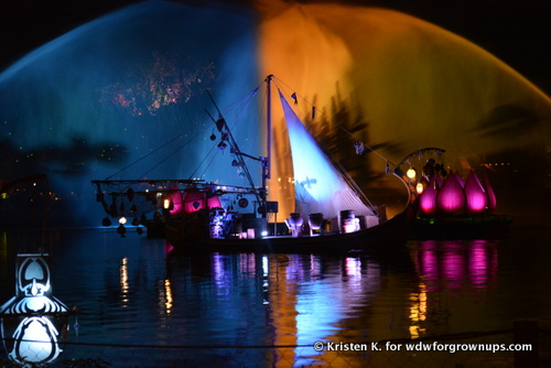 Boats Pay Homage To Traditional Asian Lantern Festivals