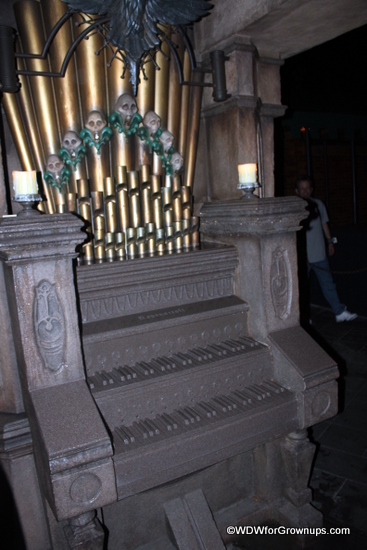 Interactive Organ in the New Haunted Mansion Queue