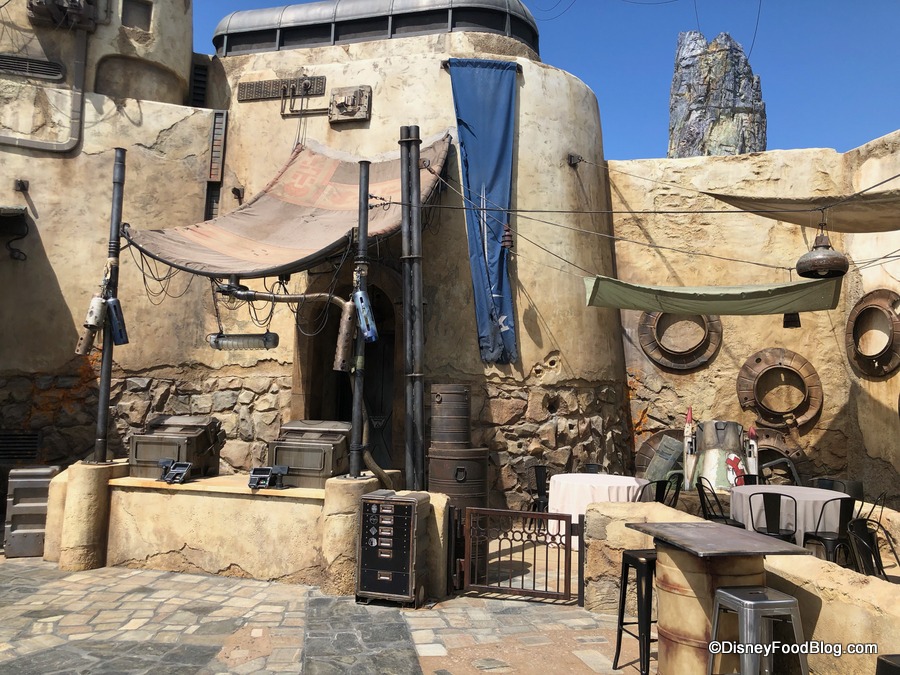 Savi's Light Saber Workshop