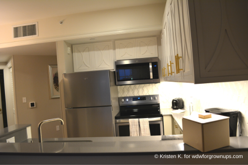 Saratoga Springs Full Kitchen