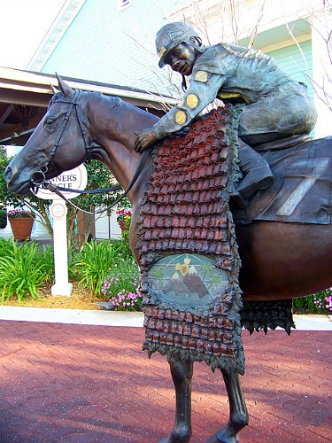 Winners Circle Statue at Disney&amp;#039;s Saratoga Springs Resort &amp;amp; Spa
