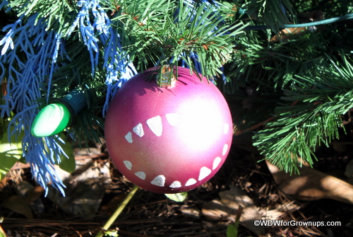 Stitch teeth ornament on stitch tree