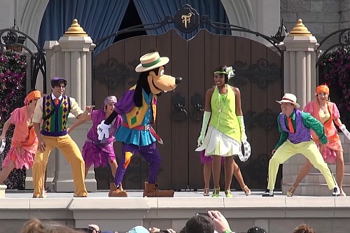 Princess Tiana Helps Goofy Find His Groove