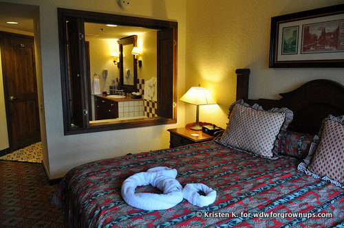 Wilderness Lodge Villas Master Bed and Bath