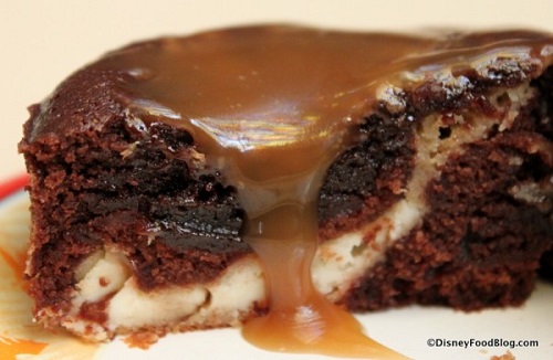 Chocolate brownie with peanut butter and caramel!