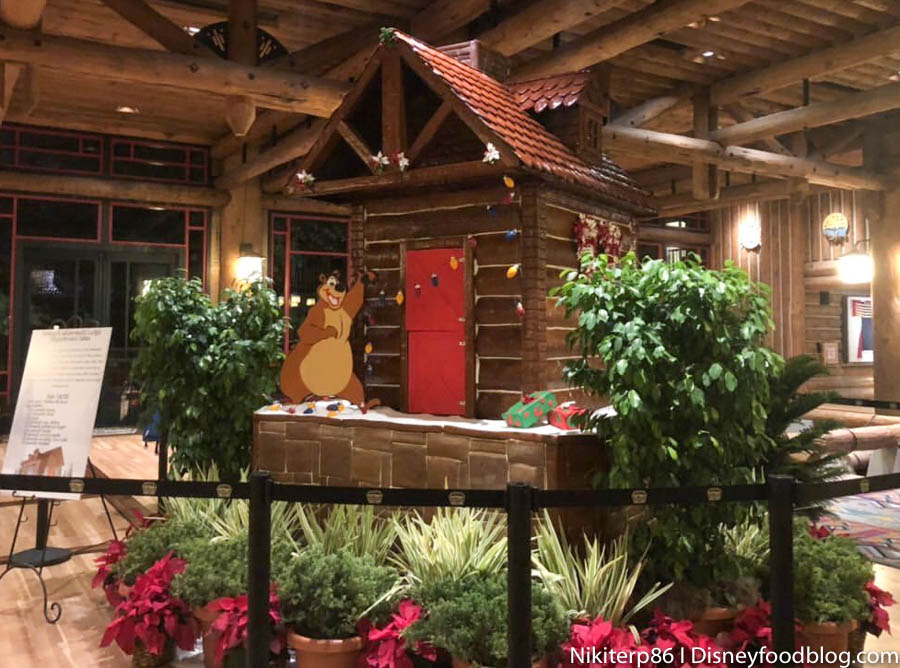 Wilderness Lodge Gingerbread Cabin